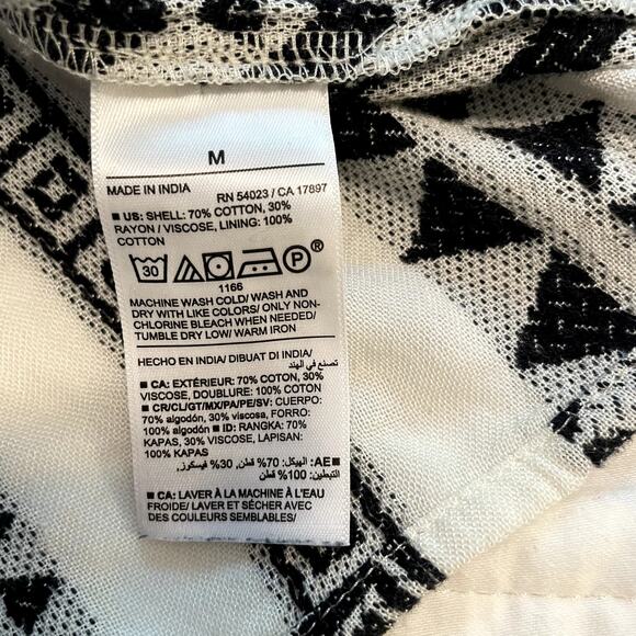 Old Navy V-Neck Geometric Mini Dress, size Medium - Picture 7 of 9